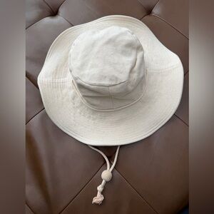 Madewell Cream Bucket Hat